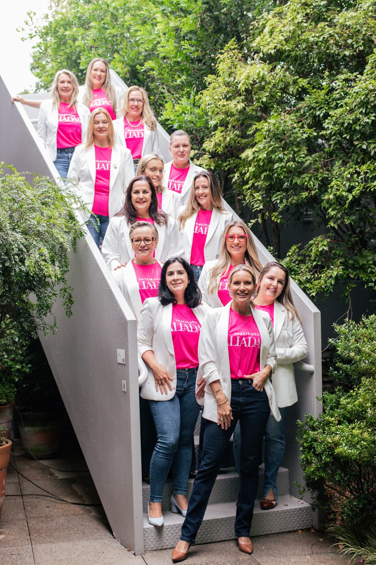 Integrantes do Instituto Aliadas reunidas para foto oficial da equipe